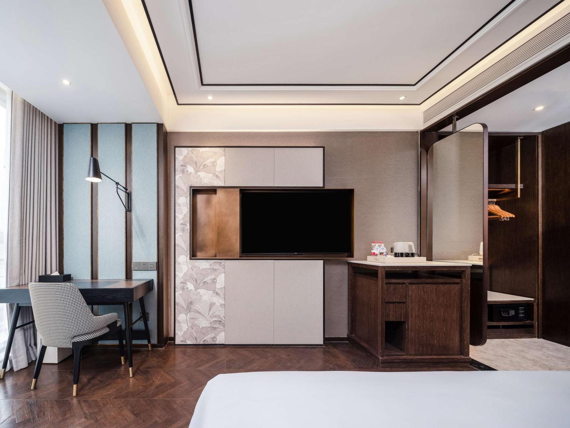 Hilton Garden Inn Beijing Guomao ภายนอก รูปภาพ